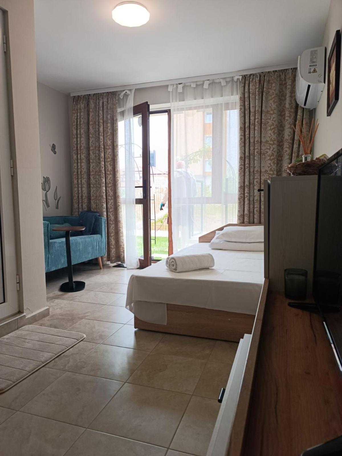 Megi Apartments, Nesebar sity Bagian luar foto