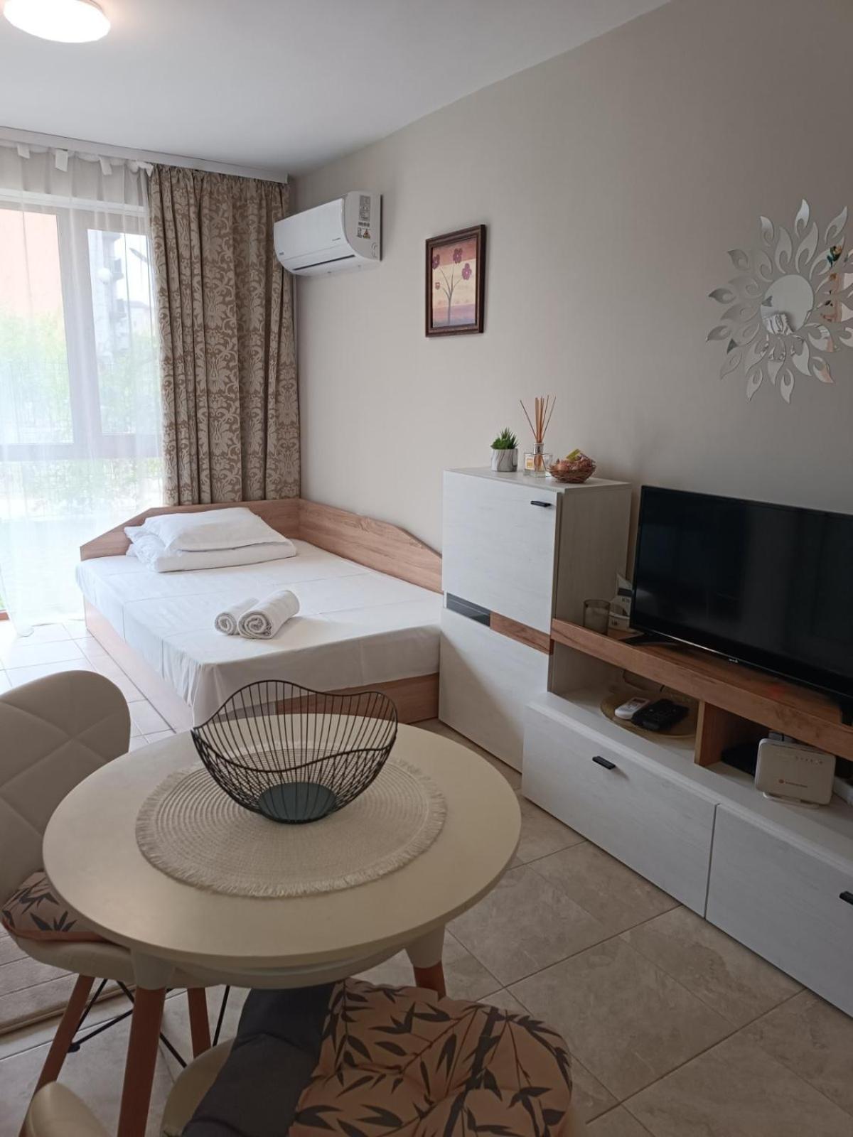 Megi Apartments, Nesebar sity Bagian luar foto