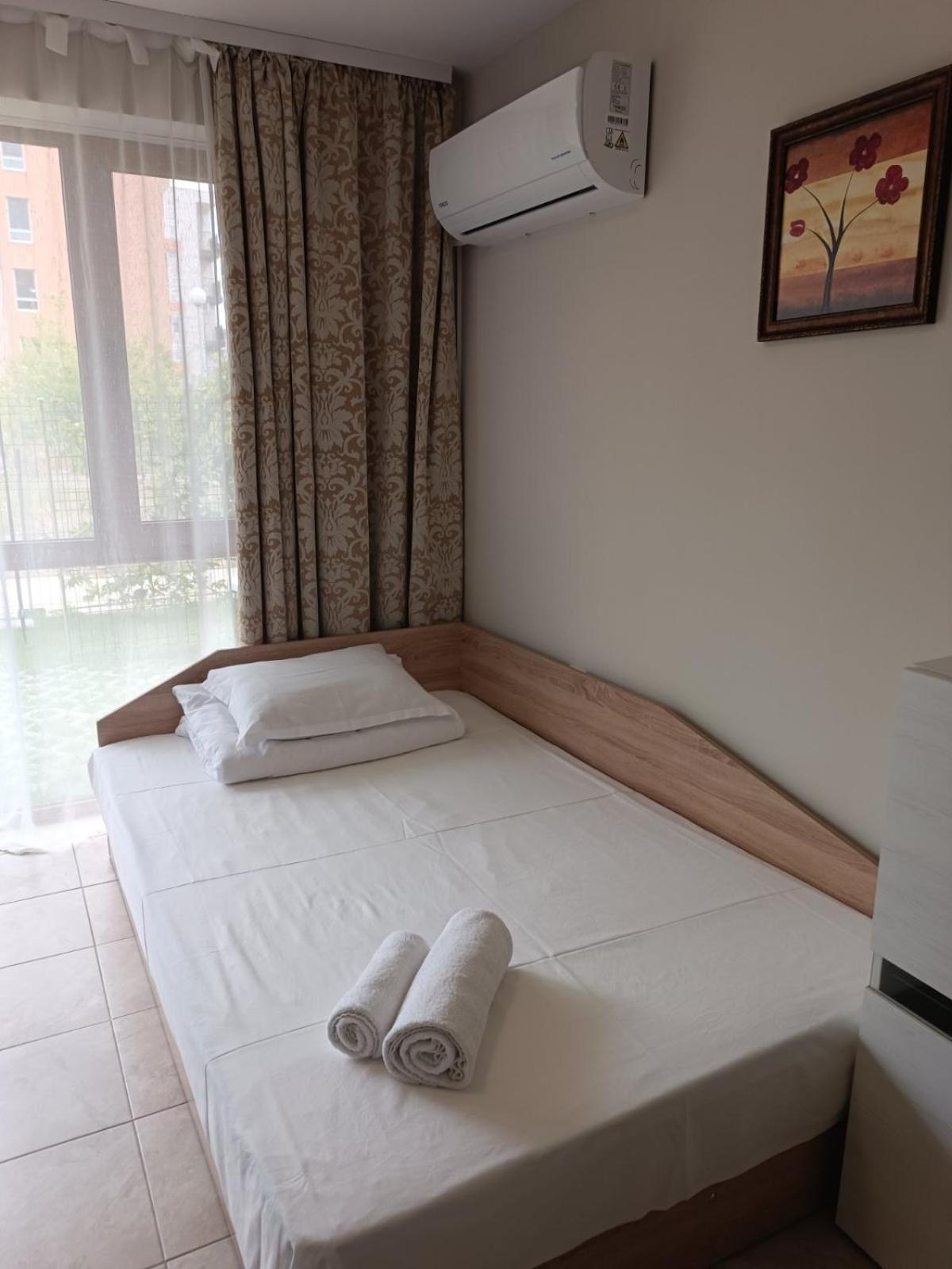 Megi Apartments, Nesebar sity Bagian luar foto