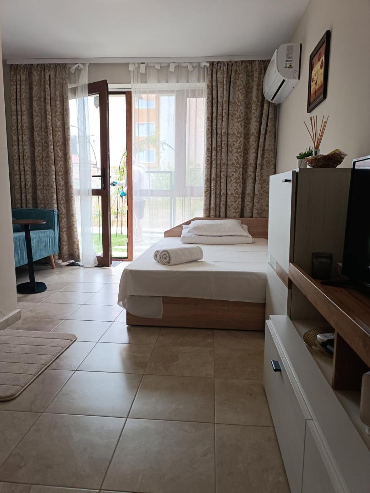 Megi Apartments, Nesebar sity Bagian luar foto